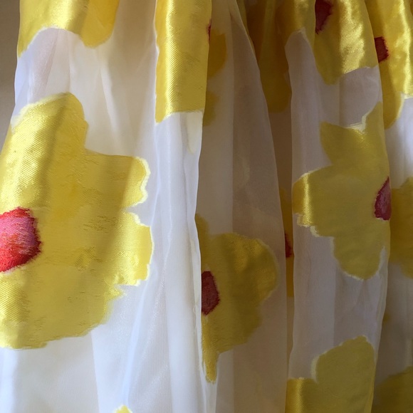 Mae Mae’d in NYC Karalena Floral Lemon Drop Dress 0 - Picture 7 of 8